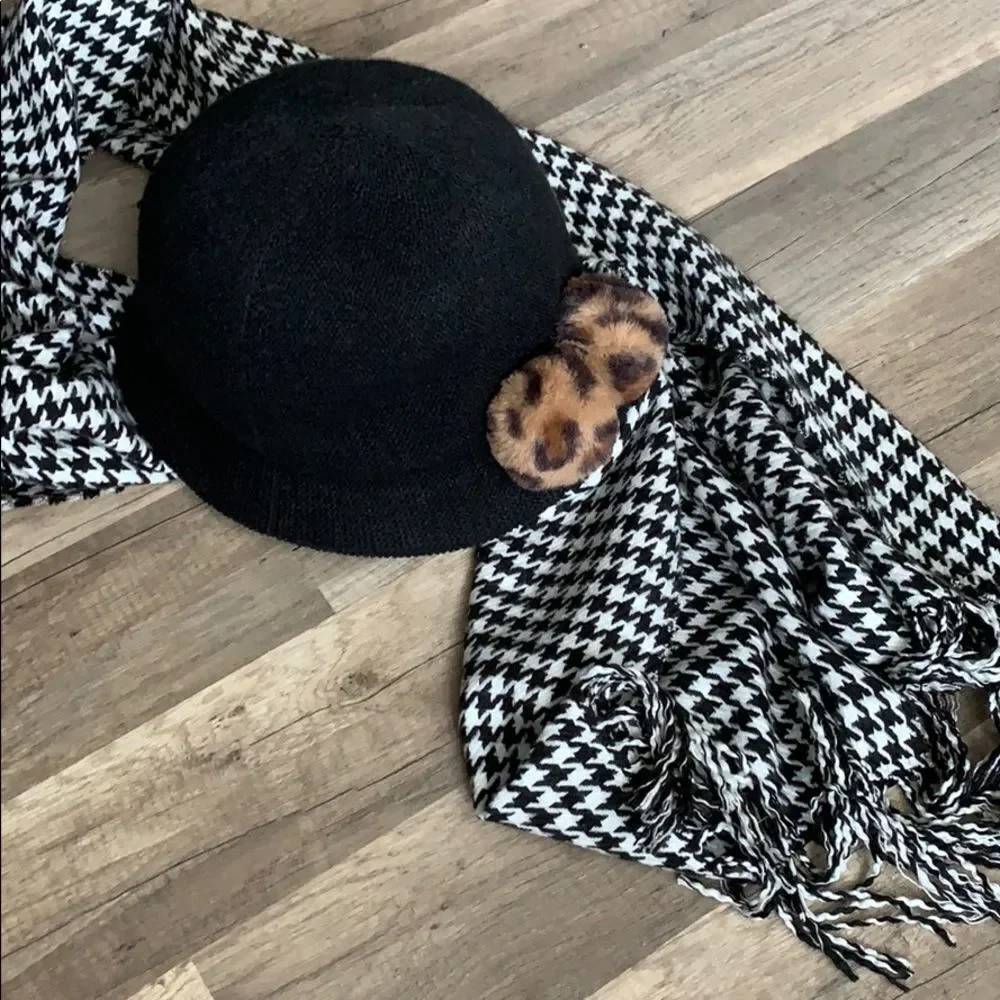 5/30 Black Hat w/ leopard pom poms